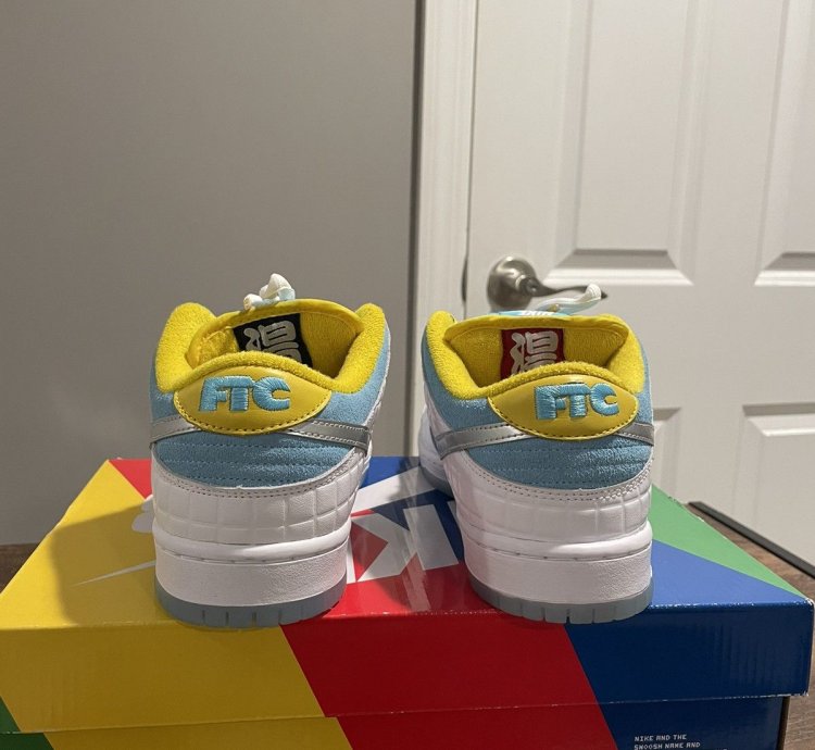 Nike Sb Dunk Low Ftc Lagoon Pulse