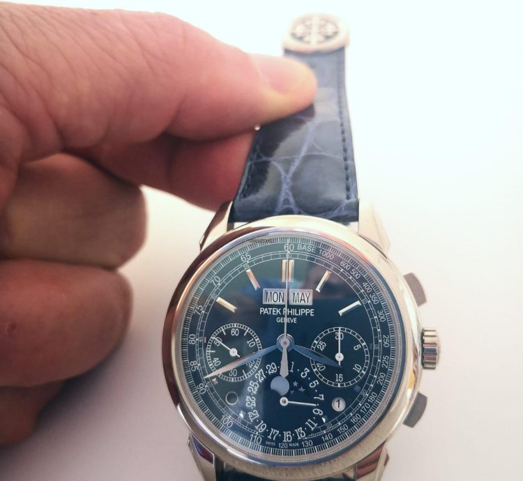 Patek Philippe Perpetual Calendar Chronograph 5270g-019 White Gold