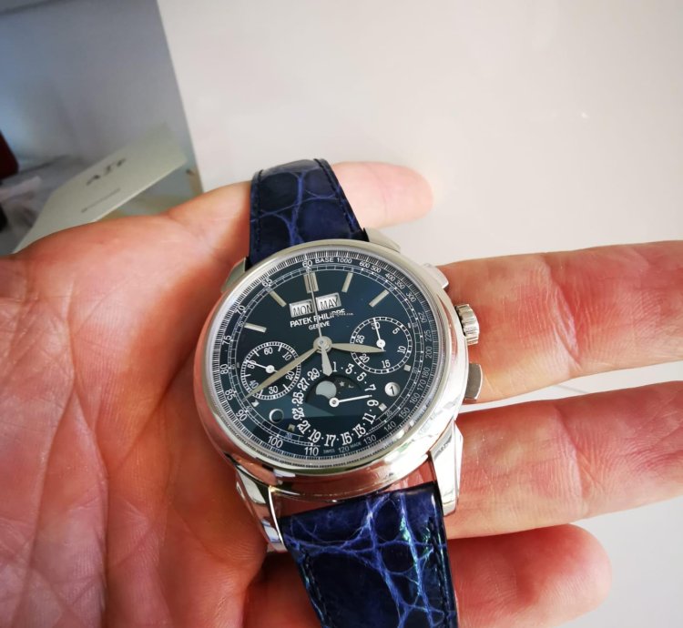 Patek Philippe Perpetual Calendar Chronograph 5270g-019 White Gold