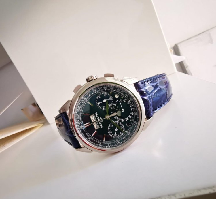 Patek Philippe Perpetual Calendar Chronograph 5270g-019 White Gold