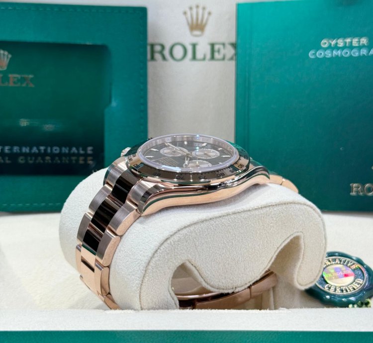 Rolex Daytona Rose Gold Black Dial 2024 126505 Full Set