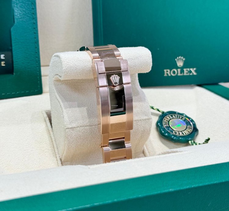 Rolex Daytona Rose Gold Black Dial 2024 126505 Full Set