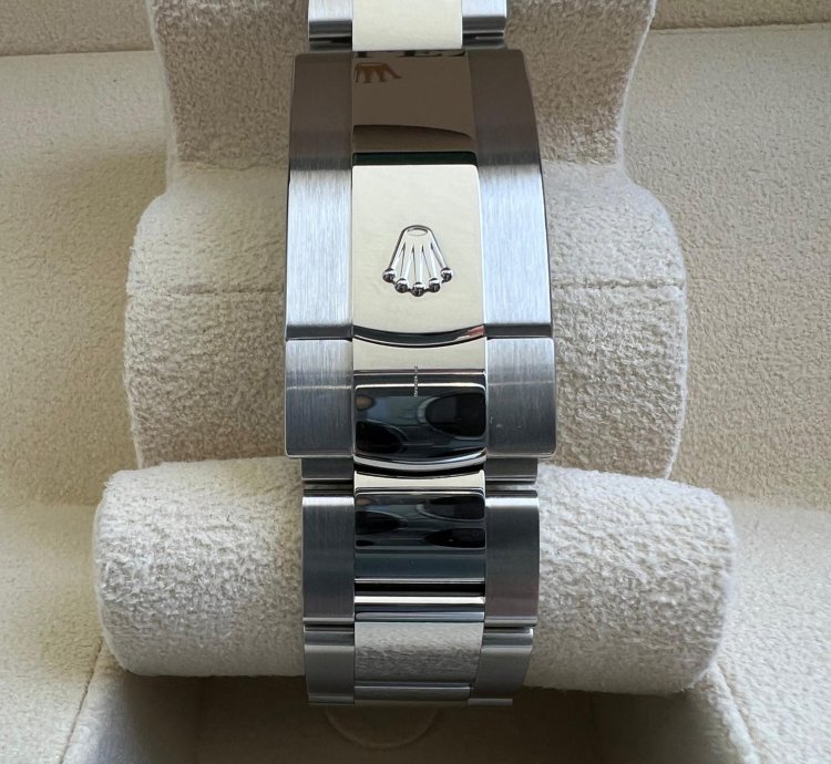 Rolex Sky-dweller New