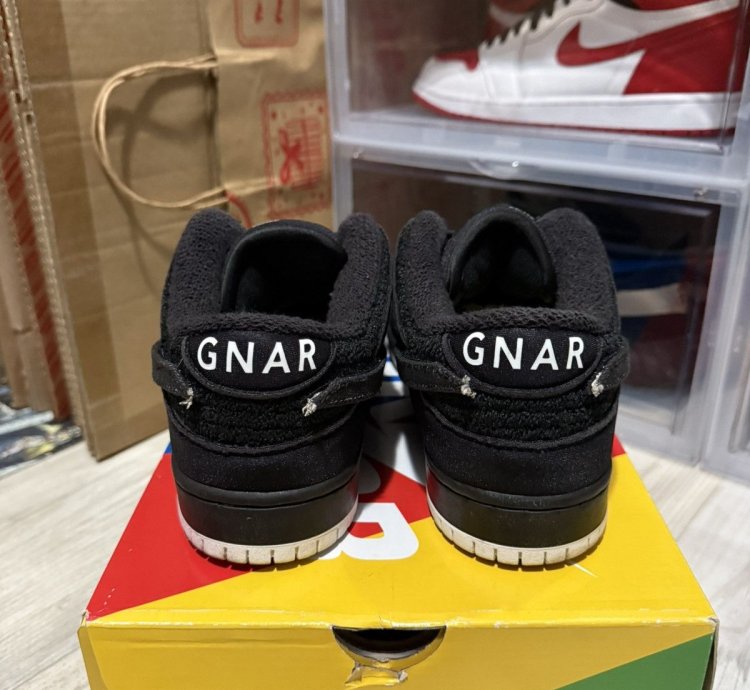 Nike Sb Dunk Low Gnarhunter