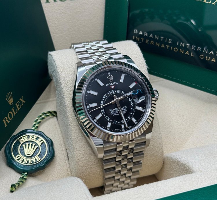 Rolex Sky-dweller New 2023 Black Dial White Gold Fluted Bezel Jubilee Bracelet 42mm Stainless