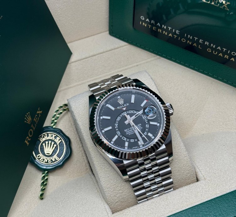 Rolex Sky-dweller New 2023 Black Dial White Gold Fluted Bezel Jubilee Bracelet 42mm Stainless