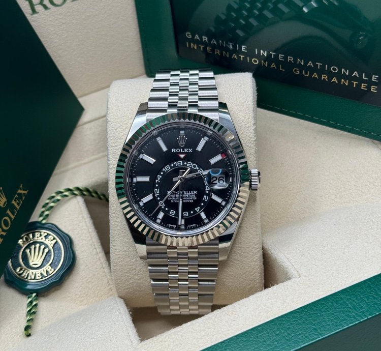 Rolex Sky-dweller New 2023 Black Dial White Gold Fluted Bezel Jubilee Bracelet 42mm Stainless