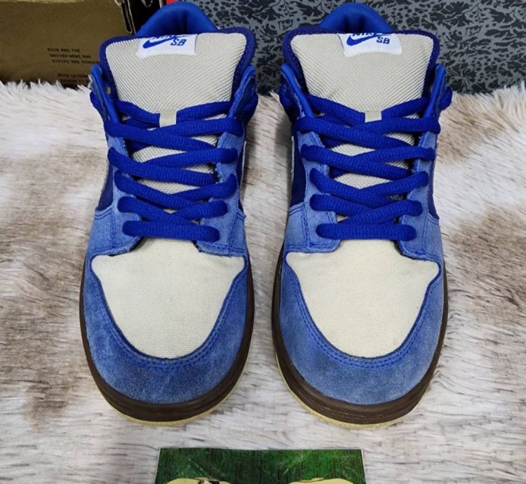 Nike Sb Dunk Low Gold Rail