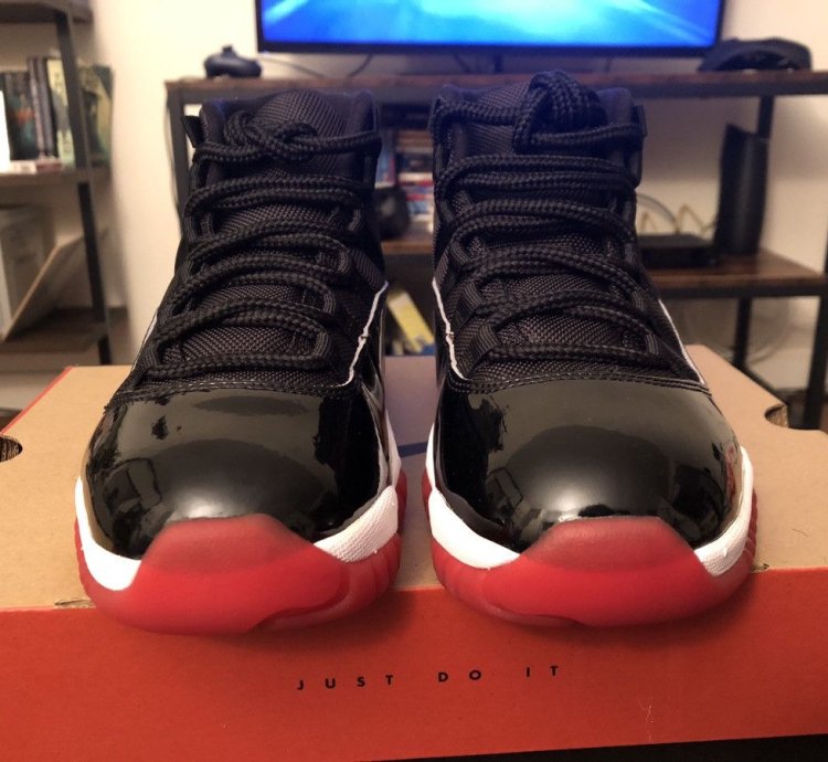 Jordan Bred 11 Size 7 2019