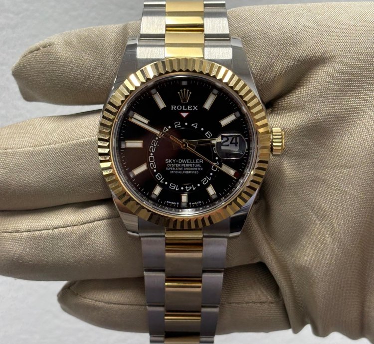 Rolex Sky-dweller New 2023 Sky-dweller Black Dial Oyster Bracelet