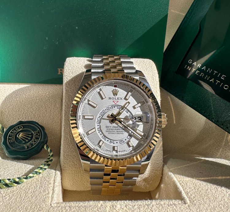 Rolex Sky-dweller New 2023 White Dial Two Tone Yellow Gold Jubilee Bracelet Fluted Bezel
