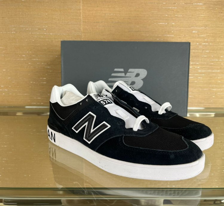 Am574eyc Logo Low Top Sneakers In Black