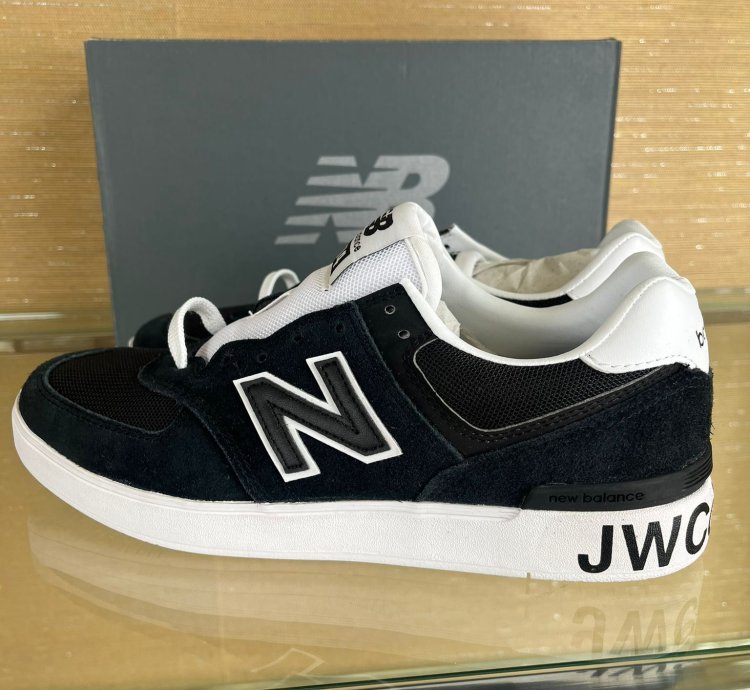 Am574eyc Logo Low Top Sneakers In Black