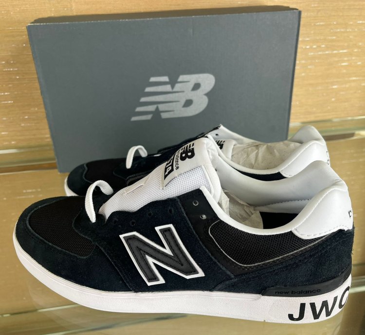 Am574eyc Logo Low Top Sneakers In Black