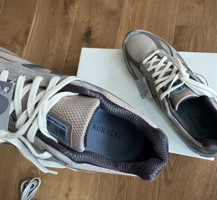 Auralee New Balance 990v4 Brand New Rare