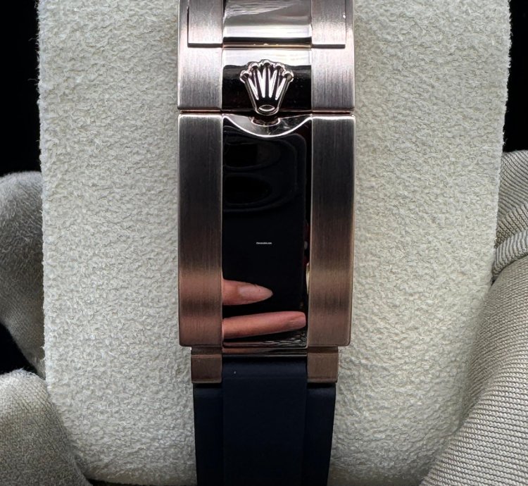 Rolex Daytona Rose Gold Daytona Chocolate Dial Unworn
