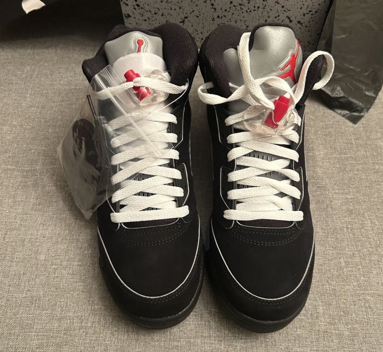 Jordan Metallic 5 Reimagined Size 7y