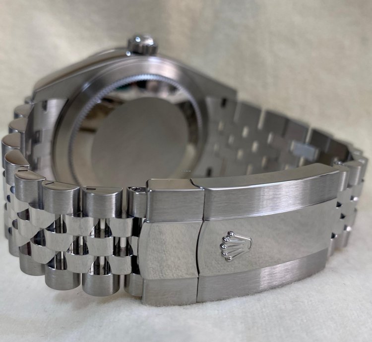 Rolex Sky-dweller New 2024 Unworn Sky-dweller Steel Jubilee Blue Index Dial 336934 Full Set