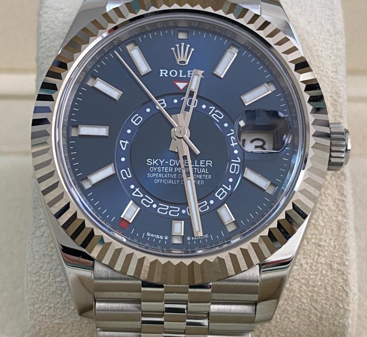 Rolex Sky-dweller New 2024 Unworn Sky-dweller Steel Jubilee Blue Index Dial 336934 Full Set
