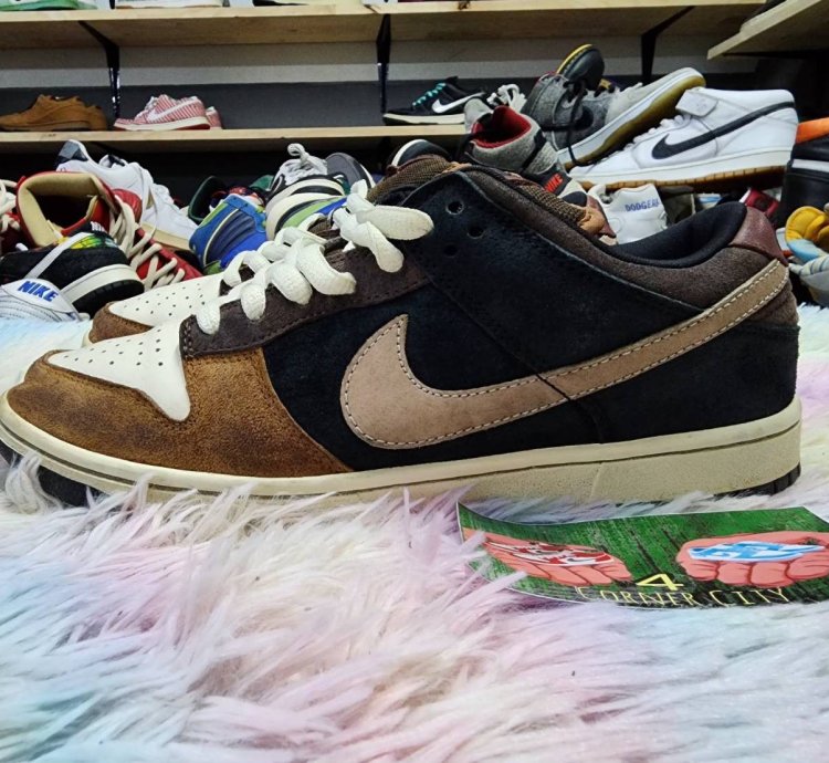 Nike Sb Dunk Low Joe Strummer