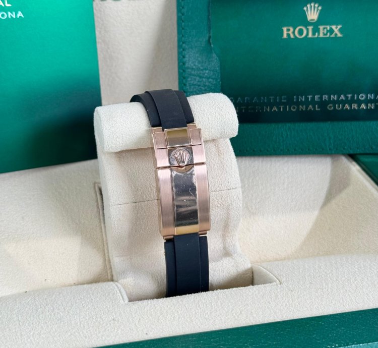 Rolex Daytona Rose Gold Oysterflex 2021