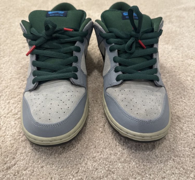 Nike Sb Dunk Low Maple Leaf