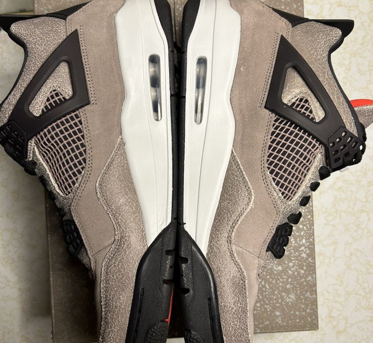 Jordan Retro 4 Taupe