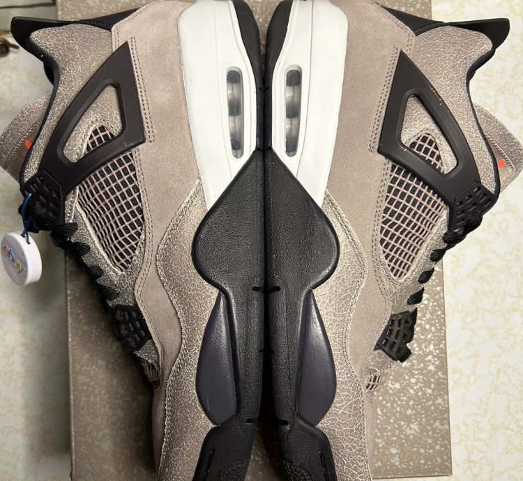 Jordan Retro 4 Taupe