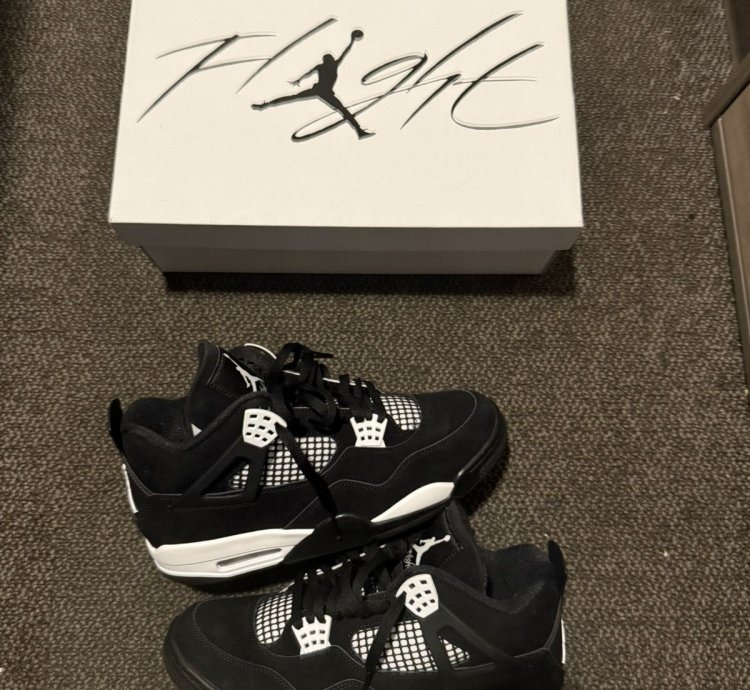 Jordan Retro 4 White Thunder
