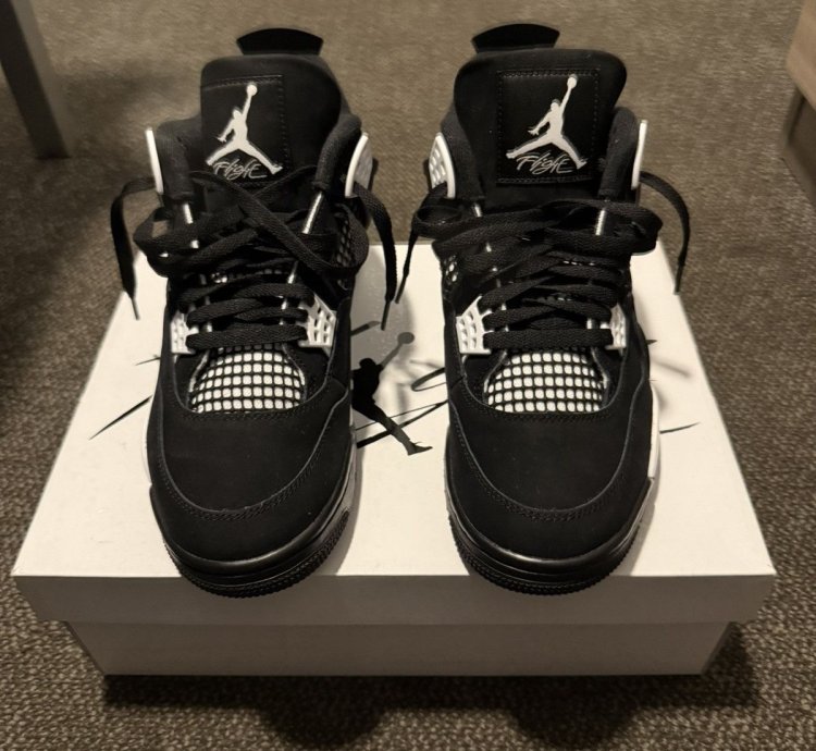 Jordan Retro 4 White Thunder