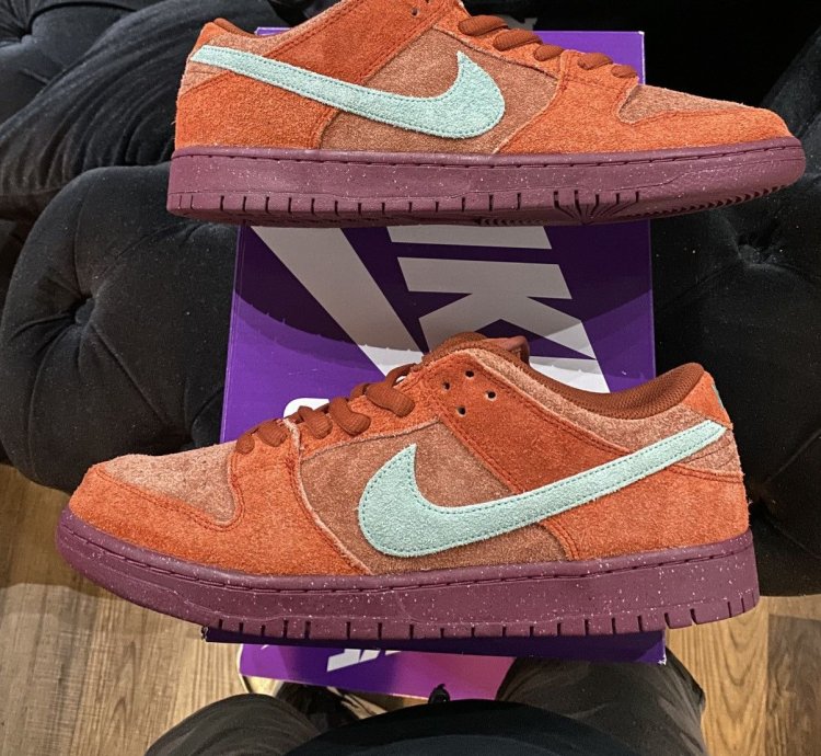 Nike Sb Dunk Low Mystic Red Dv5429-601 Men Sz 12 Used