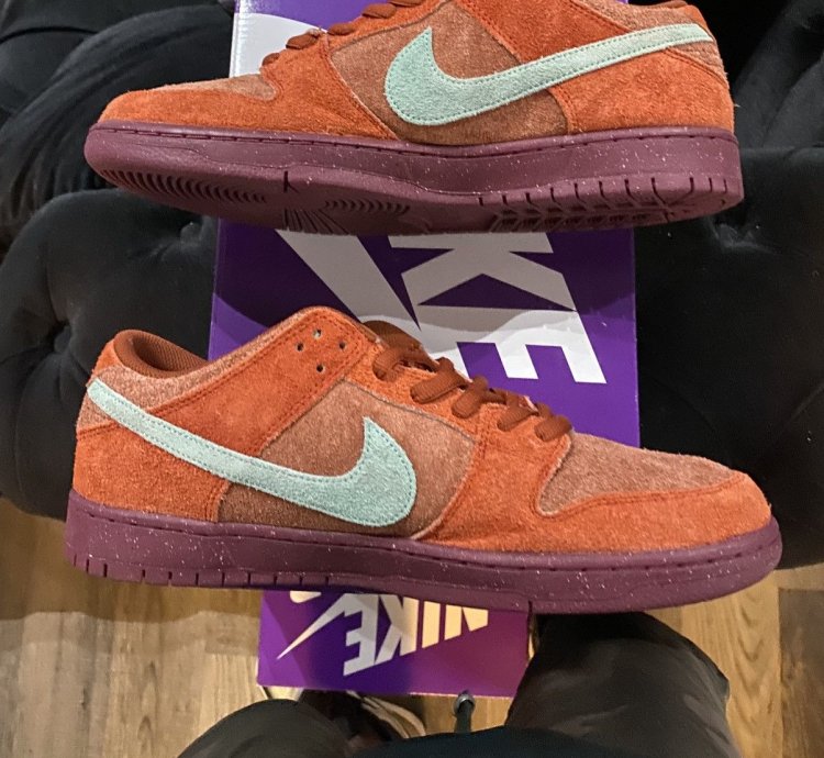 Nike Sb Dunk Low Mystic Red Dv5429-601 Men Sz 12 Used