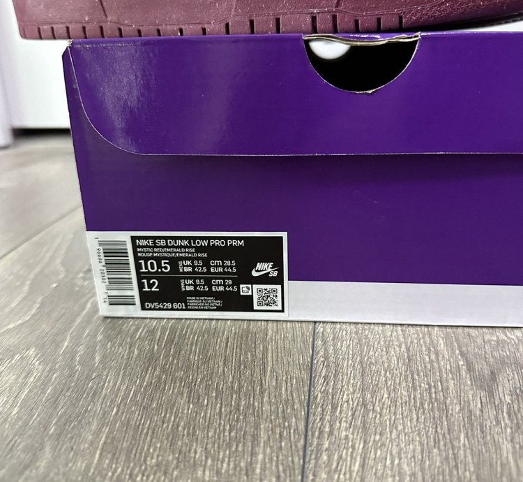 Nike Sb Dunk Low Mystic Red Size 10 5