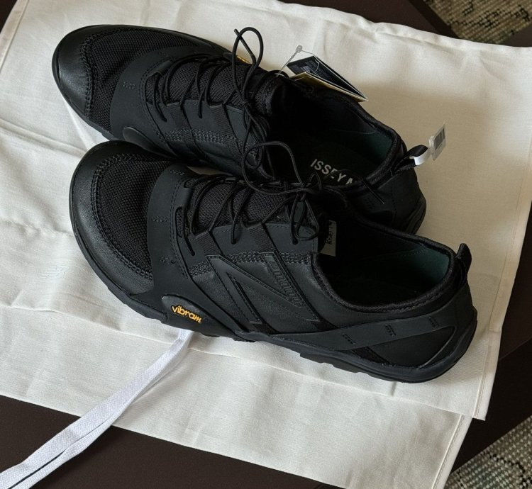 Issey Miyake New Balance Mt10ov1 Black