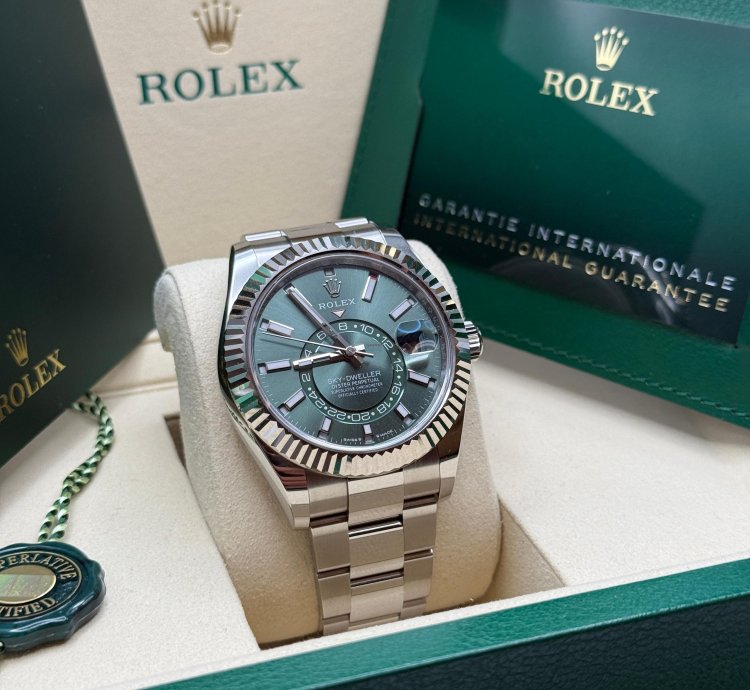 Rolex Sky-dweller New 2025 Mint Green Dial Oyster Bracelet - Fluted Bezel 42mm Stainless Steel