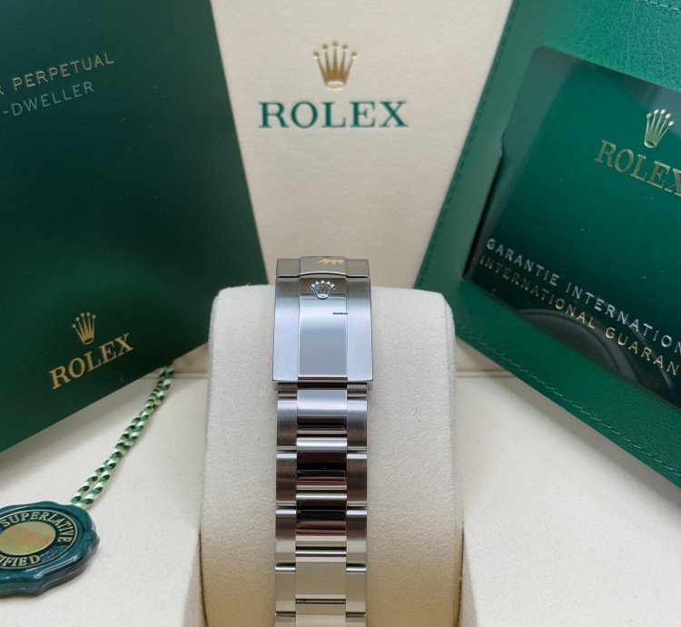 Rolex Sky-dweller New 2025 Mint Green Dial Oyster Bracelet - Fluted Bezel 42mm Stainless Steel