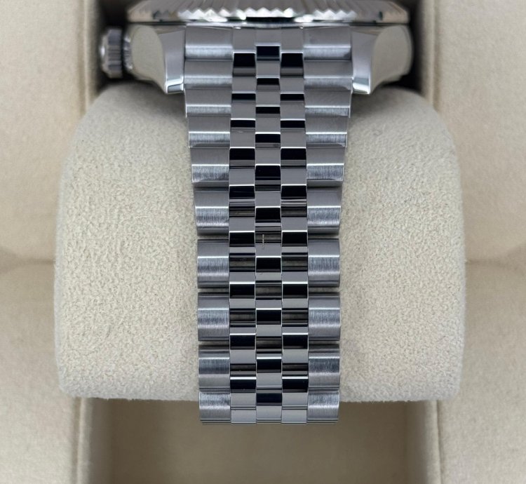 Rolex Sky-dweller New 2025 Sky-dweller 42mm 336934 Jubilee Blue Dial