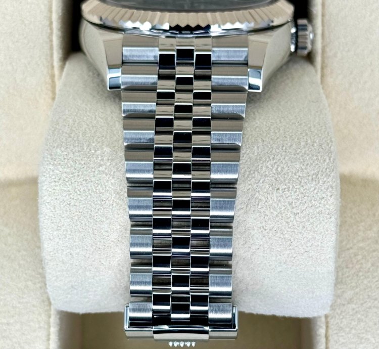 Rolex Sky-dweller New 2025 Sky-dweller 42mm 336934 Jubilee Green Dial