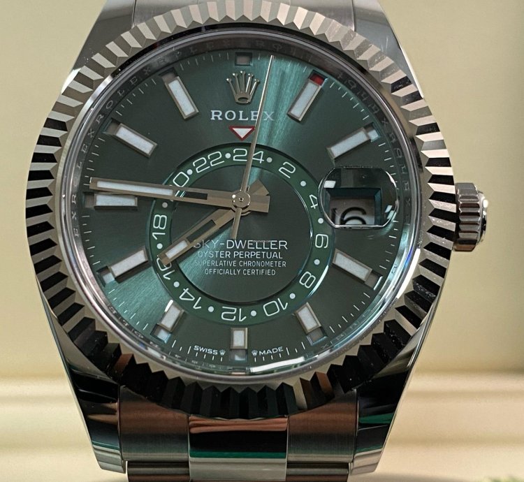 Rolex Sky-dweller New 2025 Unworn Sky-dweller Steel Mint Green Dial Fluted Bezel 336934 Full Set