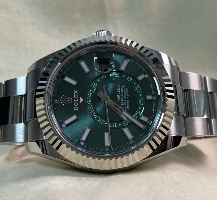 Rolex Sky-dweller New 2025 Unworn Sky-dweller Steel Mint Green Dial Fluted Bezel 336934 Full Set