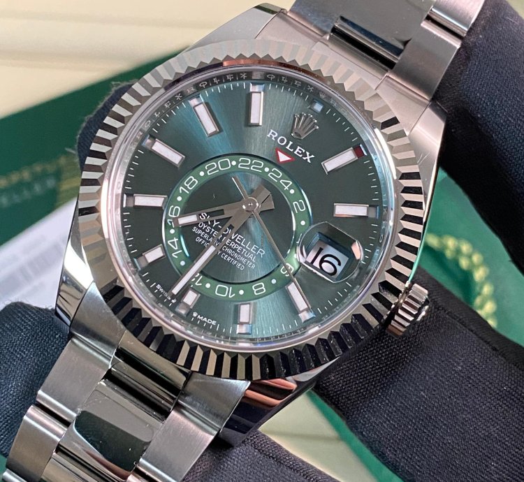 Rolex Sky-dweller New 2025 Unworn Sky-dweller Steel Mint Green Dial Fluted Bezel 336934 Full Set