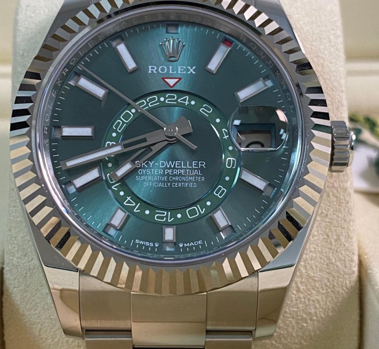 Rolex Sky-dweller New 2025 Unworn Sky-dweller Steel Mint Green Dial Fluted Bezel 336934 Full Set