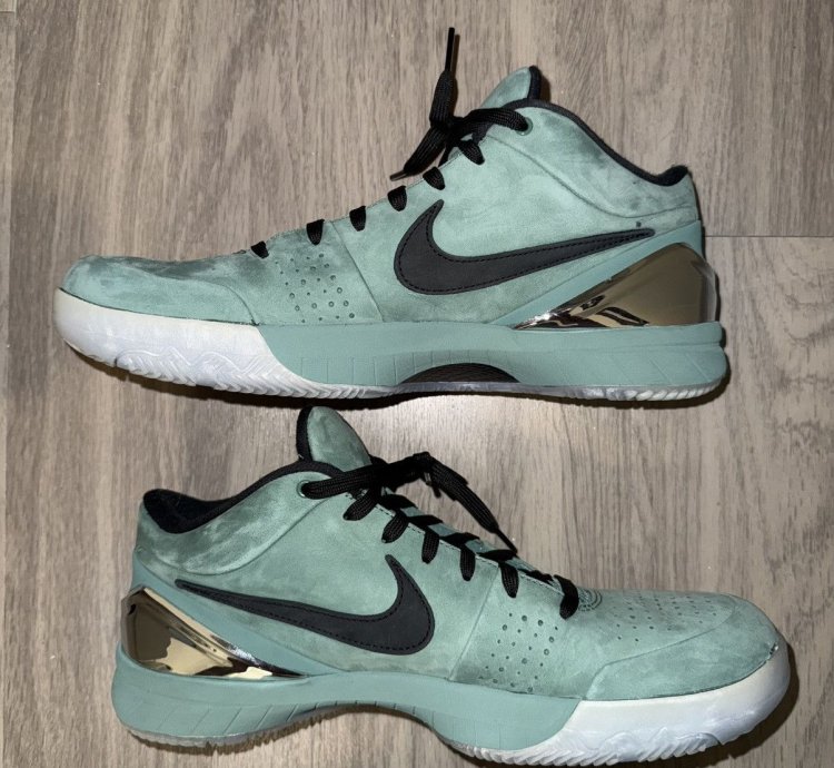 Kobe 4 Girl Dad