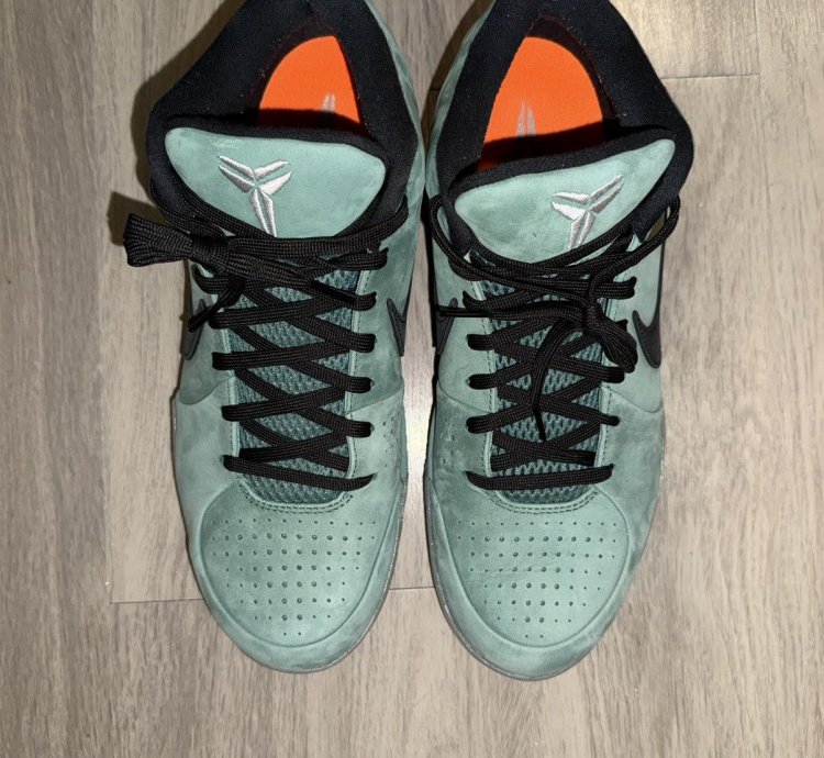 Kobe 4 Girl Dad