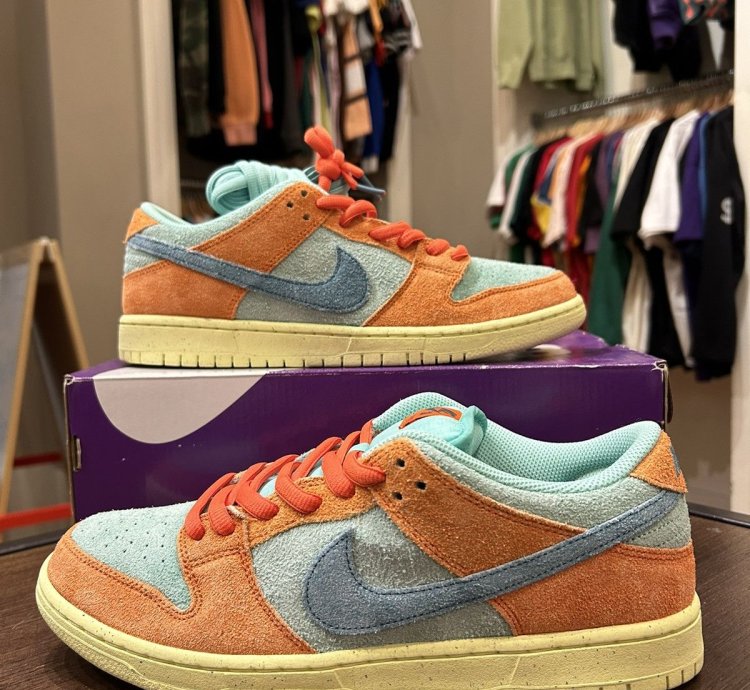 Nike Sb Dunk Low Orange Emerald Rise
