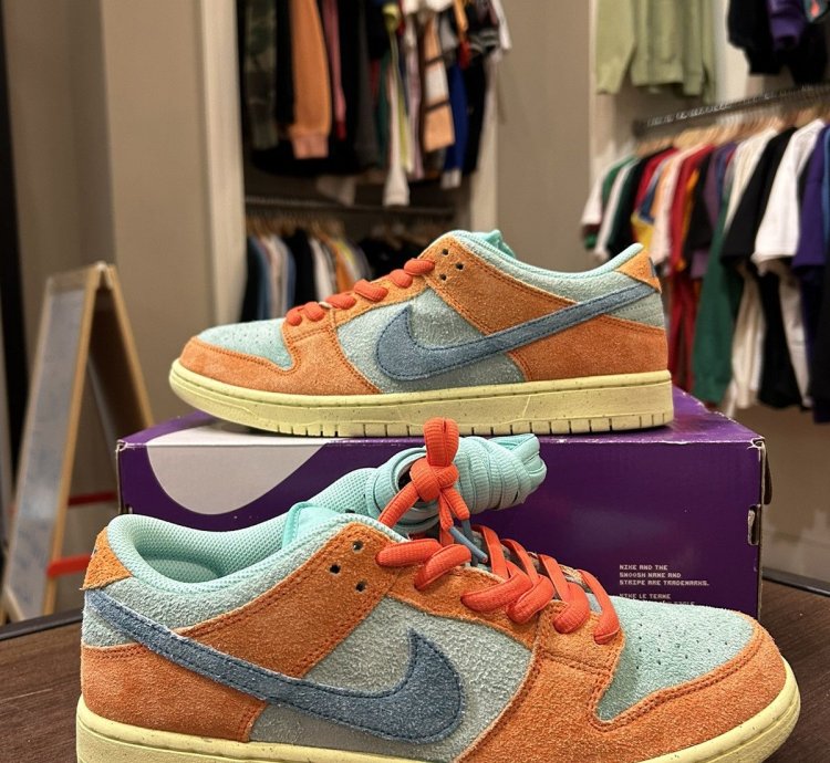 Nike Sb Dunk Low Orange Emerald Rise