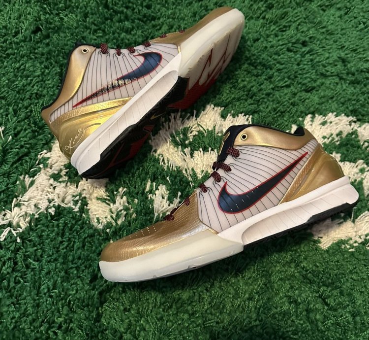 Kobe 4 Iv Protro Gold Medal 11