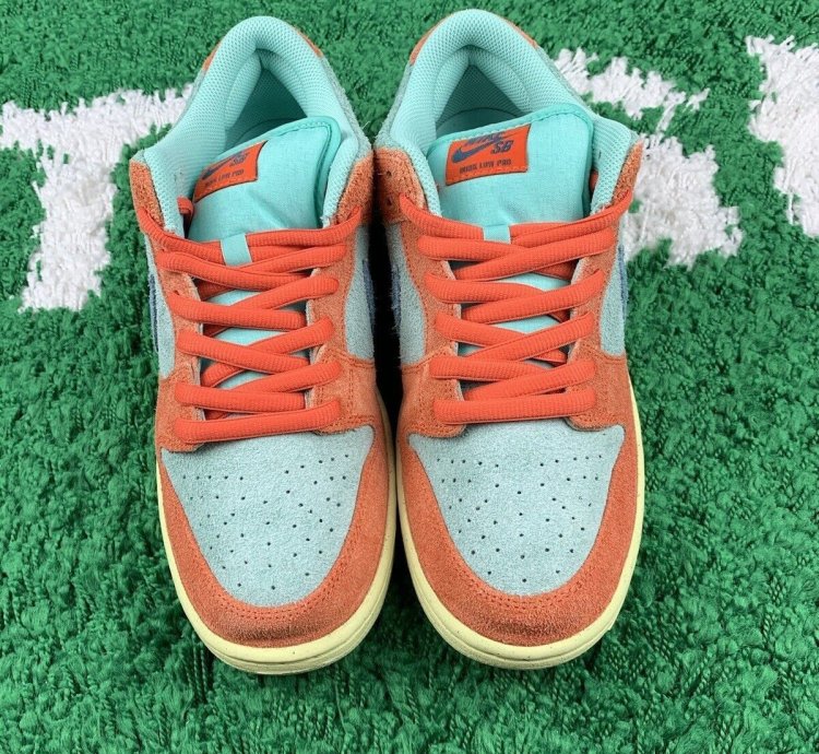 Nike Sb Dunk Low Orange Emerald Rise Men Size 10 New