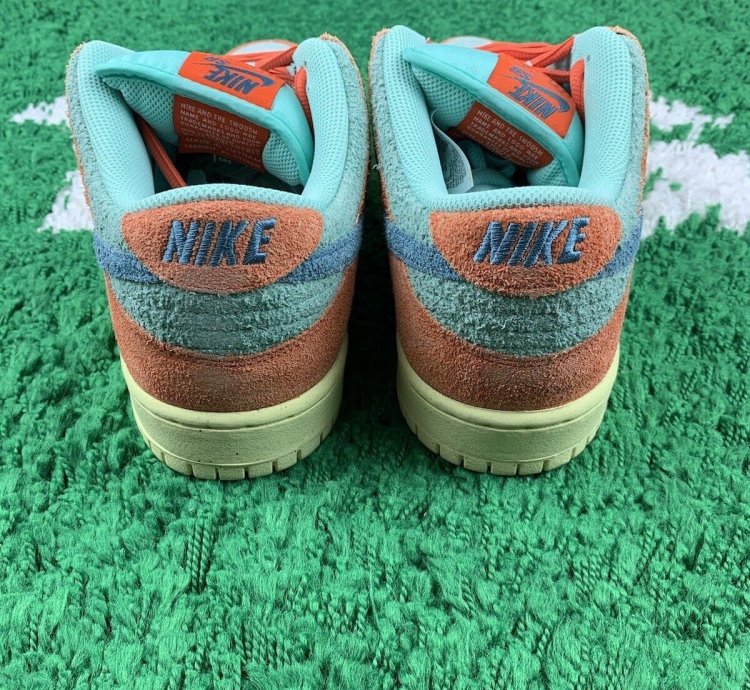 Nike Sb Dunk Low Orange Emerald Rise Men Size 10 New