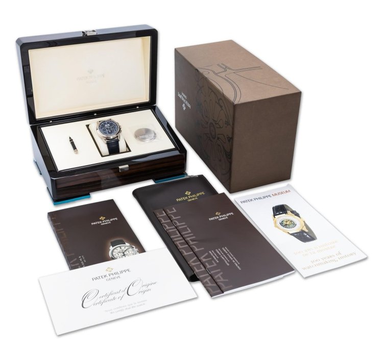 Patek Philippe Perpetual Calendar Chronograph Ref 5270g-014 18k White Gold Blue Chin Dial Box Papers Bj-2014